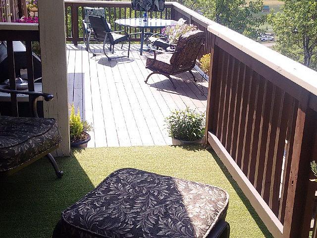 Beautiful Executive Off Grid Property 50 Min West Of Calgary