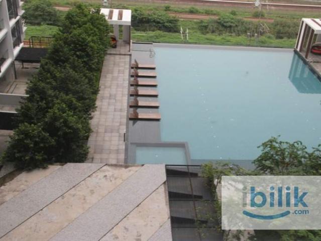 Beautiful F/ middle size Pool view room convenient location