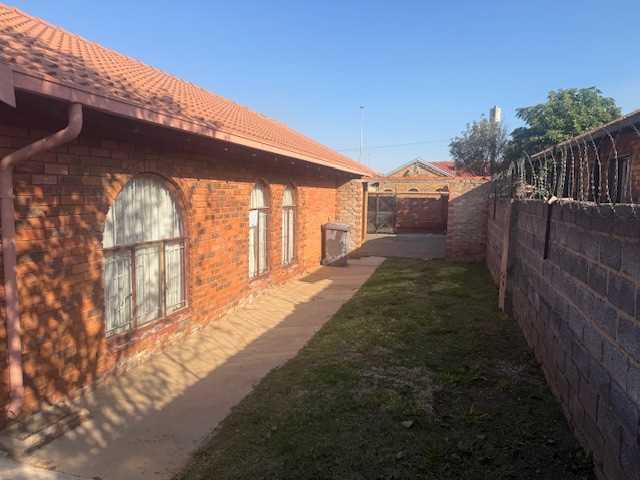 Beautiful facebrick home in heart of this sought after suburb