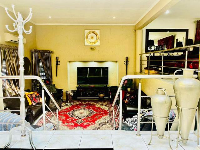 Beautiful Family Home in SE4 Vanderbijlpark