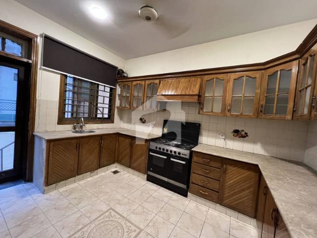 Beautiful Family House With Terrace, Garden & Servant Quarter In I 8