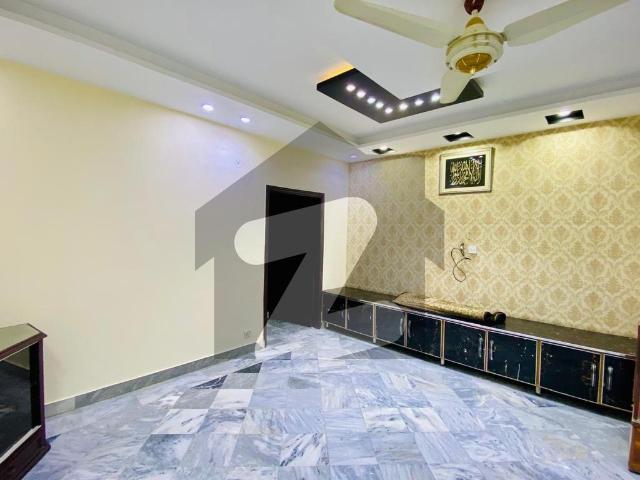 Beautiful Flat For A Good Family Available For Rent Only For Families Model Town Link Road