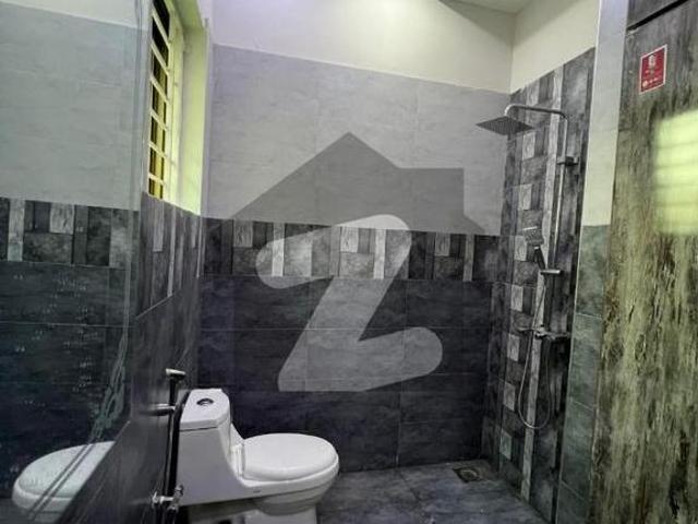 Beautiful flat for rent available paragon city