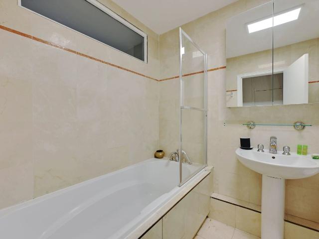 Beautiful flat in the 17th arrondissement of Paris, avenue de Wagram, near the Arc de Triomphe, Paris Amsterdam Apartments for Rent