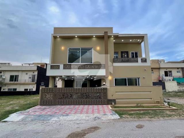 Beautiful Front Lawn | Front Open | 7 Marla Brand New Designer House For Sale Bahria Town