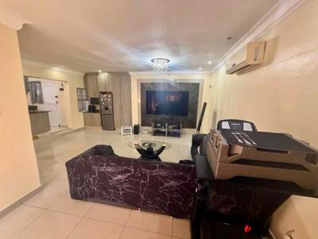 beautiful fully furnished home to share