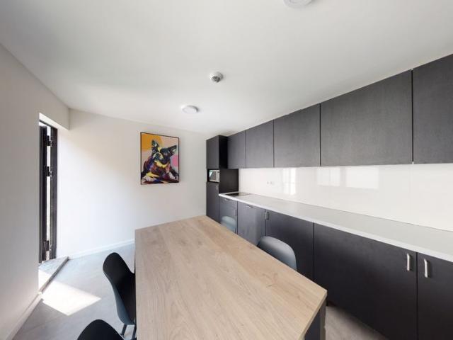 Beautiful, furnished student room!