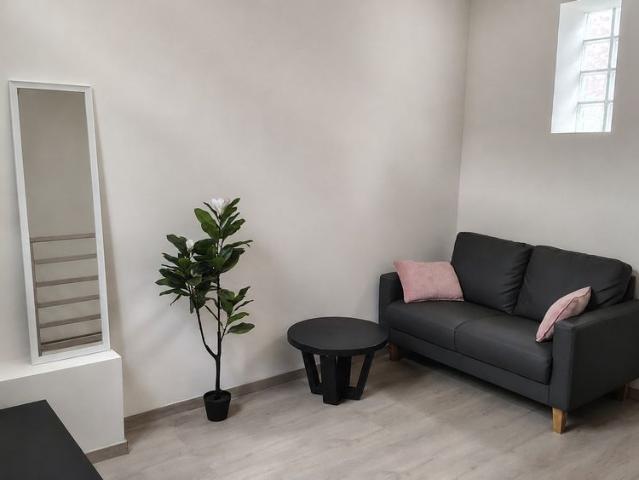 Beautiful, furnished studio!