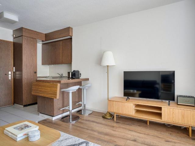 Beautiful Furnished Studio Apartment in Unterstrass, Zurich Amsterdam Apartments for Rent