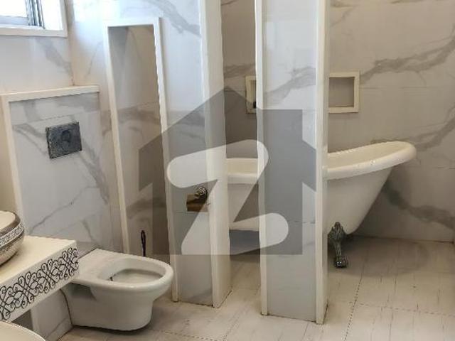 Beautiful Kanal House for Sale at investor Rate Bahria Town Phase 5