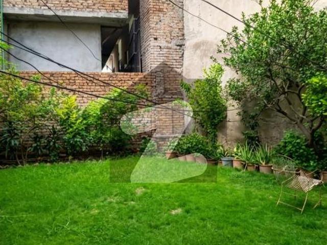 Beautiful House At Excellent Location Khayaban e Sir Syed