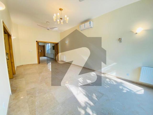 Beautiful house available for rent on extremely prime location E 7