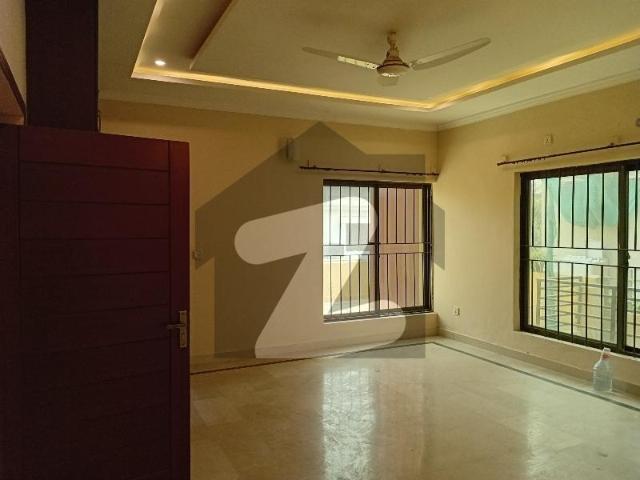 Beautiful House Available For Rent E 11