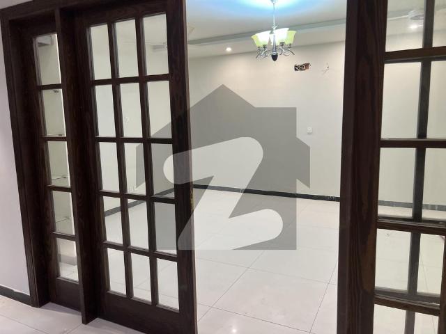 Beautiful house available for rent F 10/4