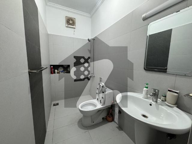 F10 666 sqy house specious washrooms and kitchen beautiful lawn ideal location close end street modren fitting and fixtures f 10
