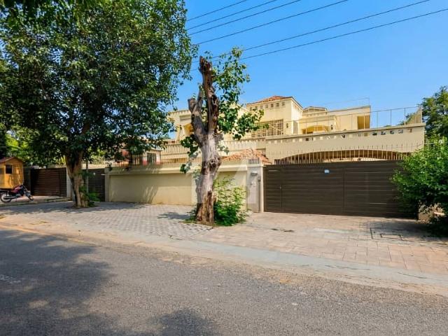Beautiful House Available for Rent in F 6