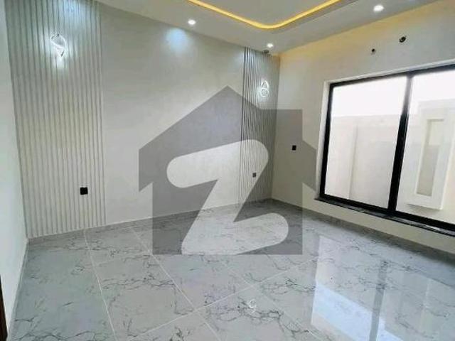 Beautiful house for rent available with gas paragon city