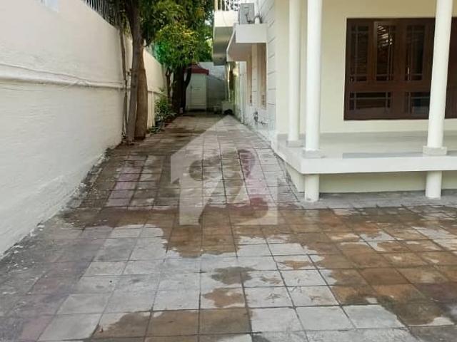 Beautiful House For Rent In E7