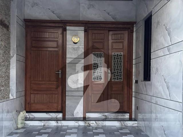 Beautiful House For Sale In Central Park Housing Society Lahore