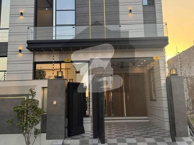 Beautiful House For Sale In Central Park Housing Society Lahore