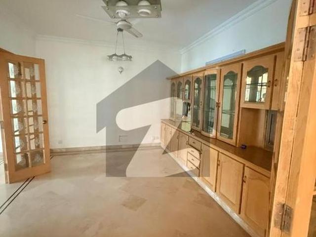 Beautiful House For Sale In F7 F 7