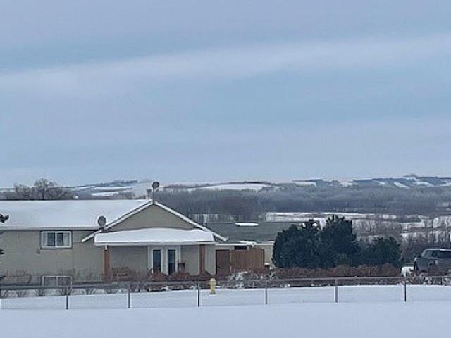 Beautiful House For Sale In Hardisty Alberta