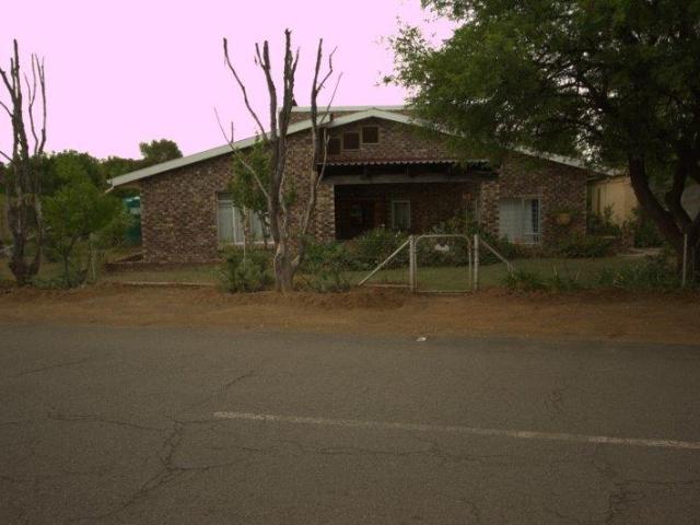 Beautiful house for sale in the heart of Oviston Eastern Cape