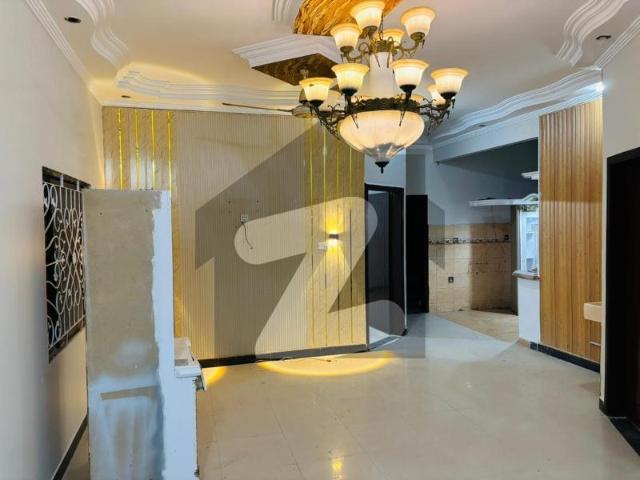 Beautiful house first floor Gulshan e Iqbal Block 9