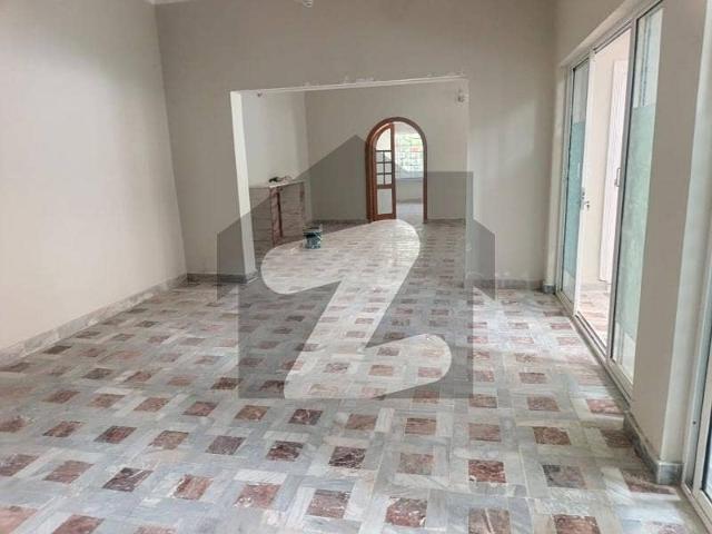 Beautiful House In F7