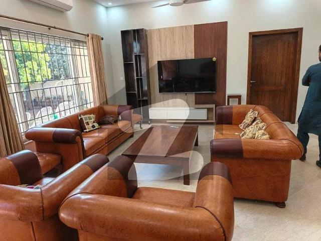 Beautiful House In F7