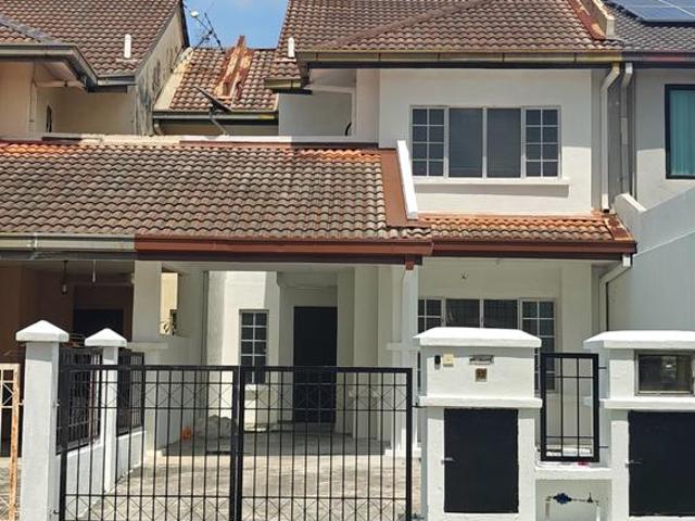 Beautiful House in Kota Kemuning for Rental