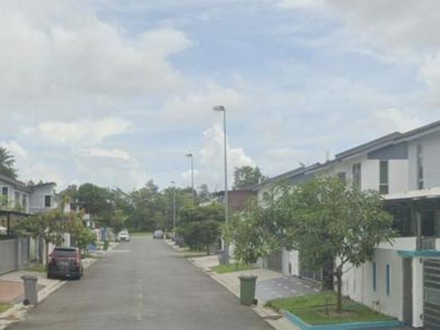 Beautiful house in Mutiara Rini RMMJ for sale at a midprice
