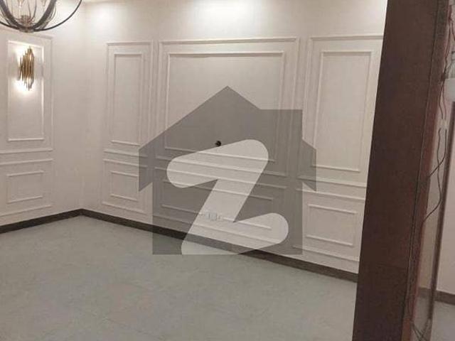 Beautiful House In The Vincity Of Lalazar Avenue Safe And Secure House