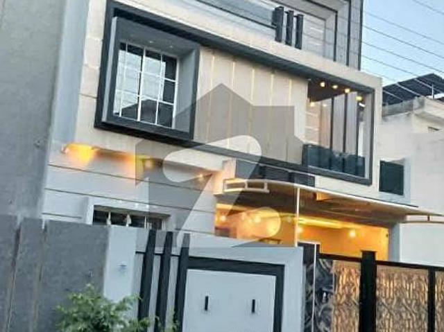 Beautiful House Near To Medical Store And Market