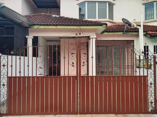 BEAUTIFUL HOUSE URGENT RENT 2 Storey Terrace Seksyen 8 Bangi