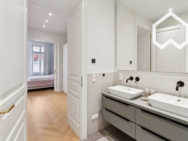 Beautiful historic apartment in the vibrant 7th district, Vienna Amsterdam Apartments for Rent