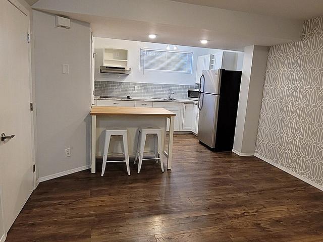 Beautiful One Bedroom Suite For Rent Oin C