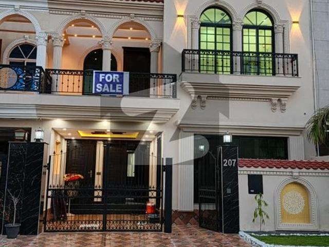 Beautiful Owner Built House for Sale Prime Location in Eastern Extension Block Bahria Orchard Phase 1 Eastern