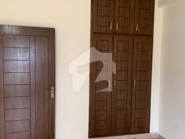 Beautiful Location Apartment In D 12 Markaz