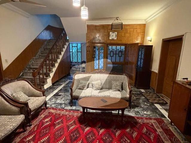 Beautiful location house for sale f 11