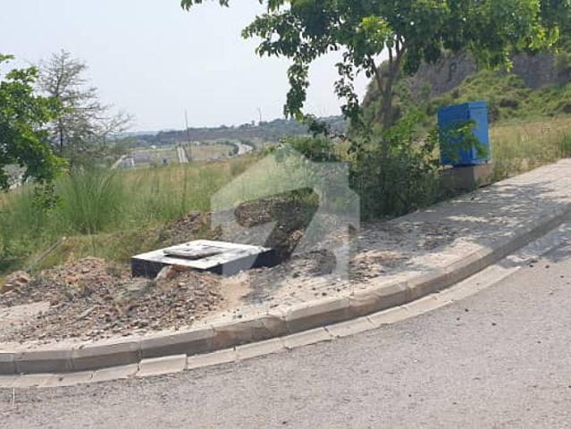 Beautiful Location, Next To Park, 1 Kanal Plot Sector A