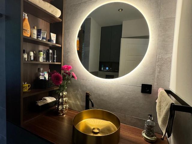 Beautiful luxury apartment in queer area, with balcony in the middle of the Bavarian Quarter and near the Motzstraße. Full air conditioning, Berlin Amsterdam Apartments for Rent