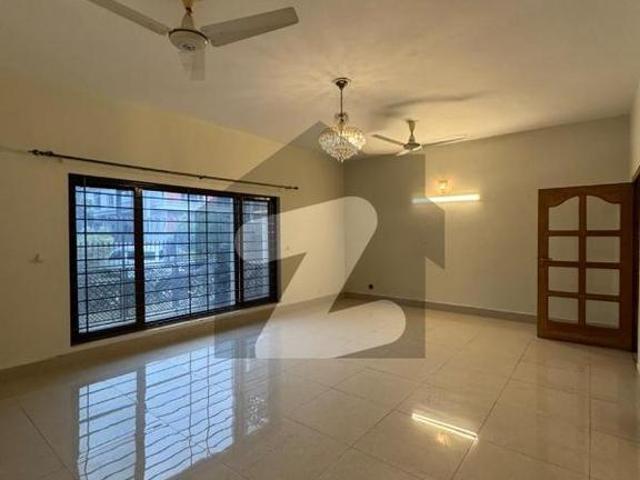 Beautiful Luxury House For Sale In F 10/3 Islamabad 600 Square Yard Prime VIP Location Low Price F 10/3