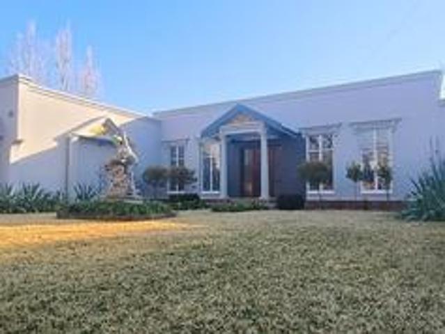 beautiful luxury 4 bedroom house