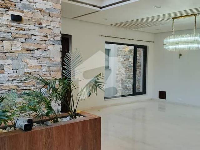 Beautiful Luxury 6 Bedroom House For Sale In F 10 Islamabad 677 Square Yards CDA Transfer Prime VIP Location