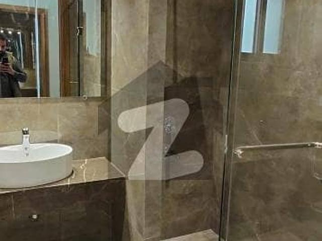 Beautiful luxurious portion for rent in f 6