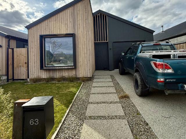 Beautiful modern home on greenway