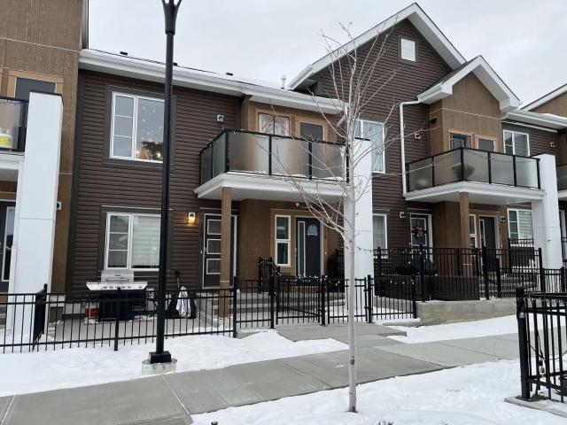 Beautiful modern house 2 bedroom and 2 bathroom near Calgary airport