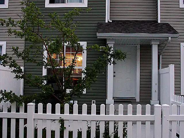 Beautiful Modern 3 Bdrm Townhouse in South West Edmonton