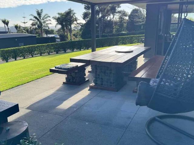 Beautiful Modern 4 Bedroom Rental on Wishart